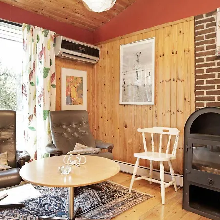 Three-bedroom In 14 *