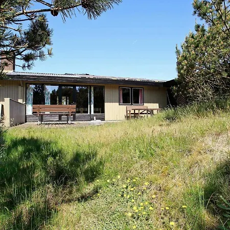 Three-bedroom In 14 Holiday home